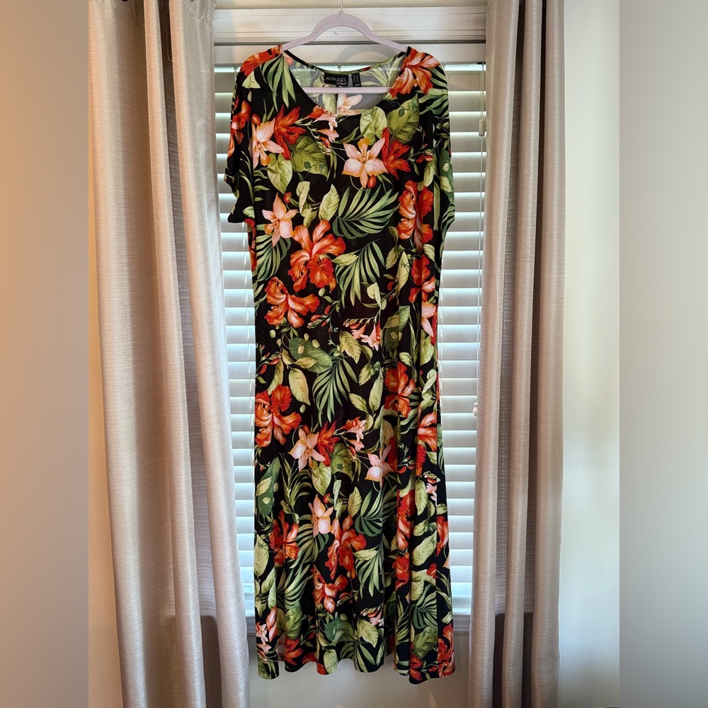 Maxi dress black tropical floral print size 2X